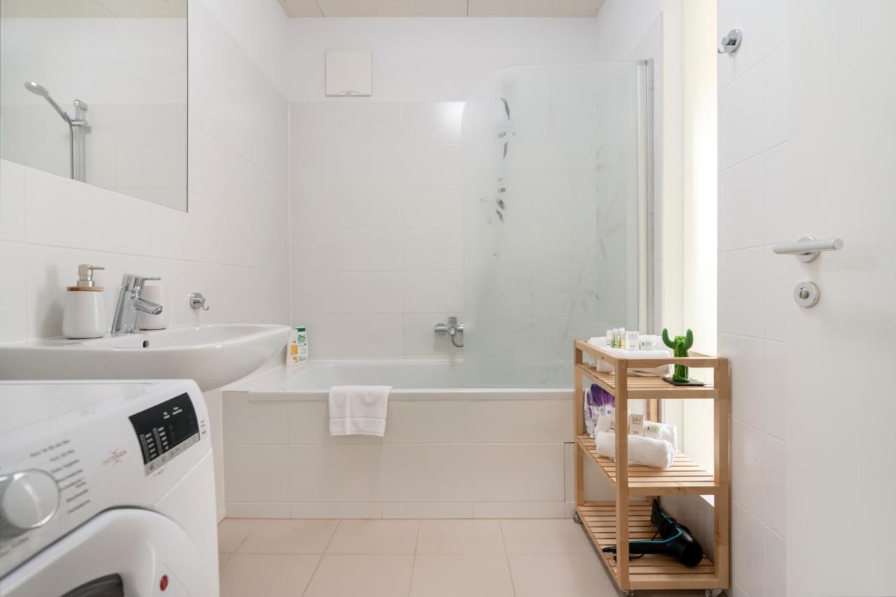 Helles, Neues Dg Apartment Mit Blick Zum Donauturm Wien Exteriör bild