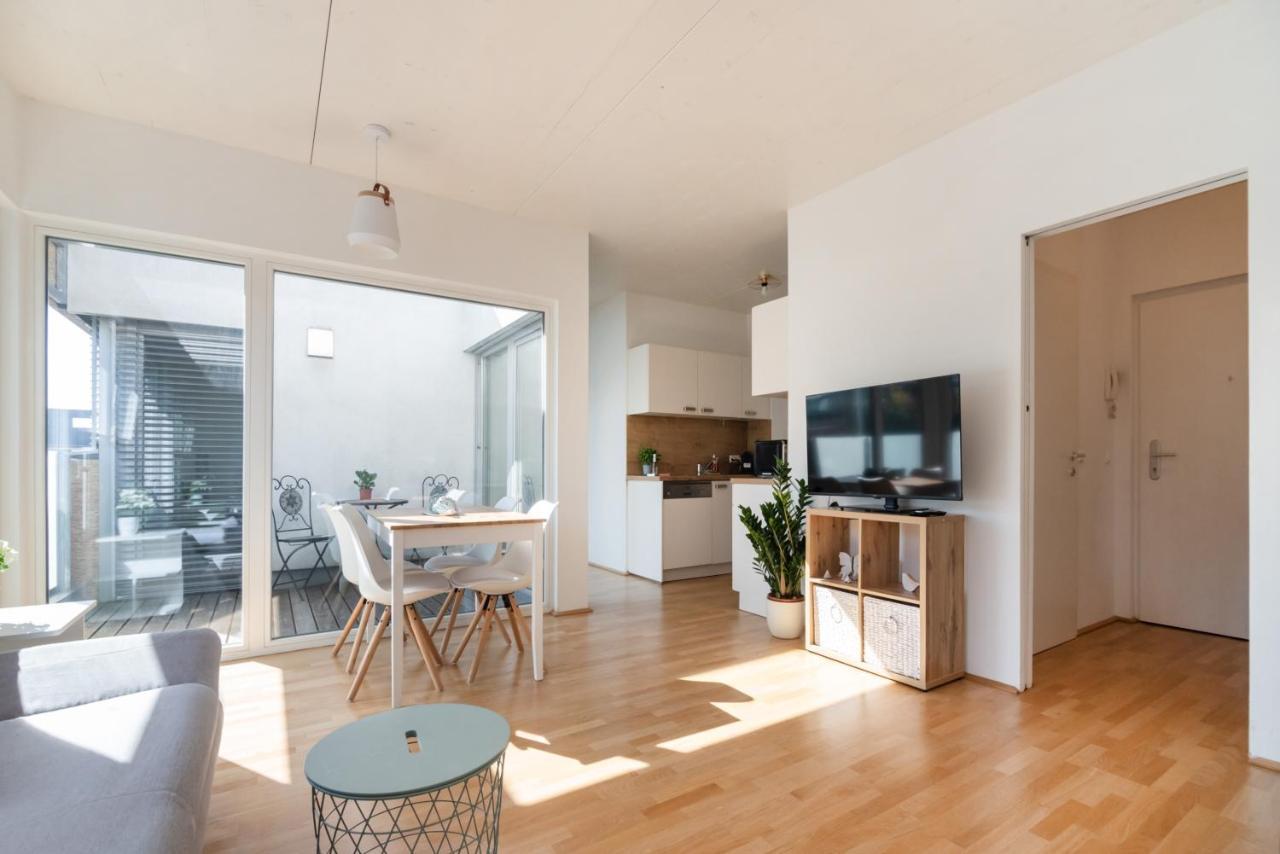 Helles, Neues Dg Apartment Mit Blick Zum Donauturm Wien Exteriör bild