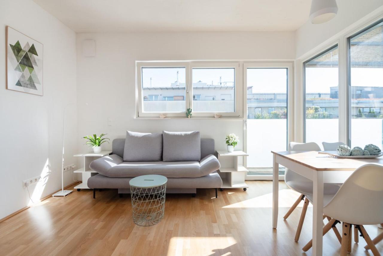 Helles, Neues Dg Apartment Mit Blick Zum Donauturm Wien Exteriör bild