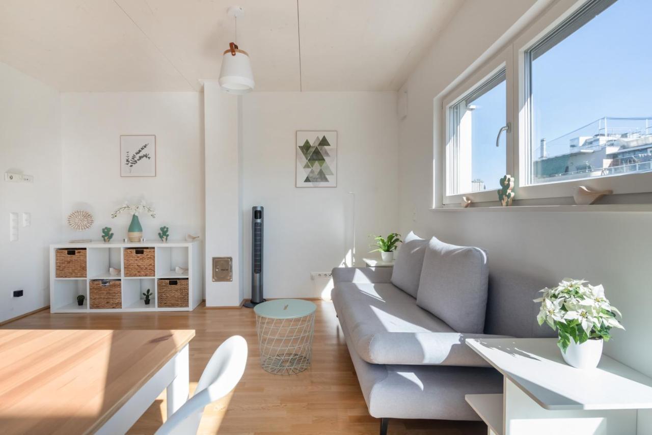 Helles, Neues Dg Apartment Mit Blick Zum Donauturm Wien Exteriör bild