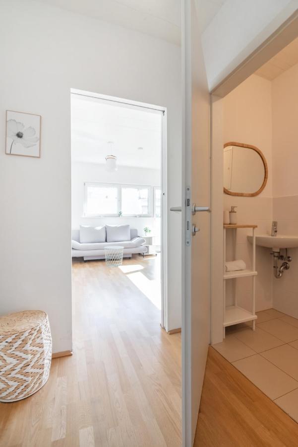 Helles, Neues Dg Apartment Mit Blick Zum Donauturm Wien Exteriör bild
